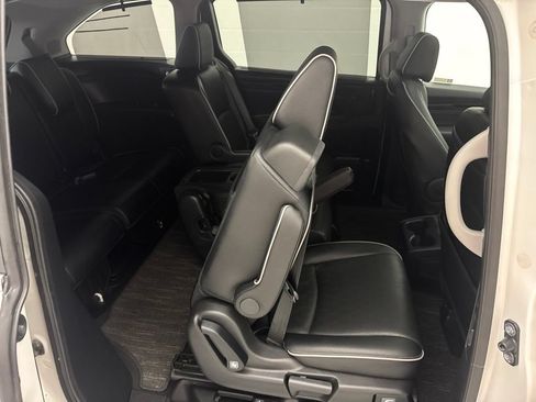 Used 2023 Honda Odyssey Elite image 55