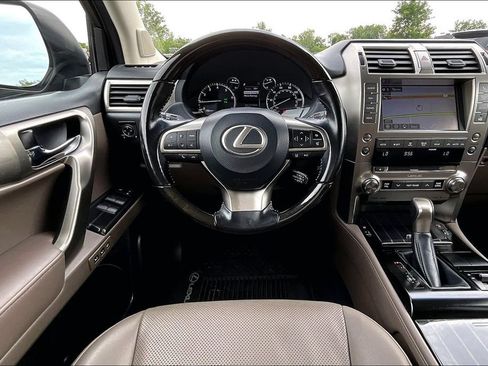 Used 2020 Lexus GX 460 Premium w/ Premium Package AWD/4WD image 10