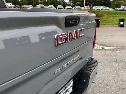 Used 2024 GMC Sierra 1500 AT4 w/ Technology Package AWD/4WD image 23