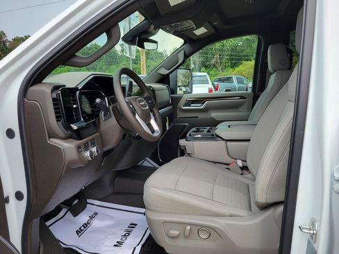 New 2025 GMC Sierra 2500 SLE w/ SLE Value Package; image 8