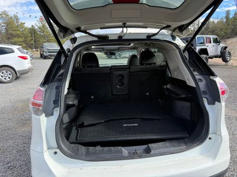 Used 2015 Nissan Rogue SL w/ SL Premium Package image 4