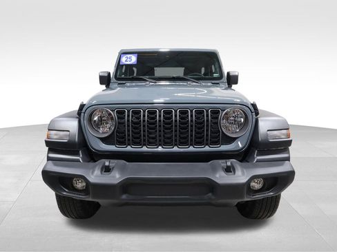 Used 2025 Jeep Wrangler Sport AWD/4WD image 7