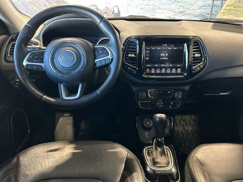 Used 2019 Jeep Compass Limited AWD/4WD image 3