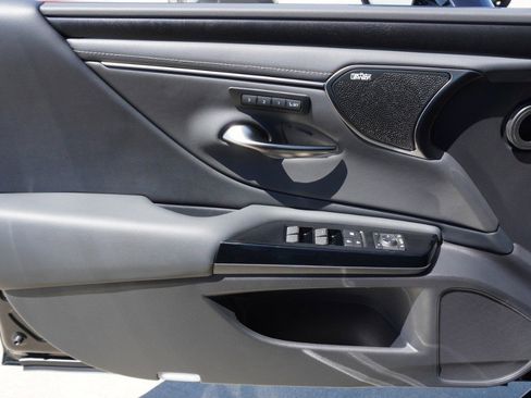 Used 2025 Lexus ES 350 Ultra Luxury image 22