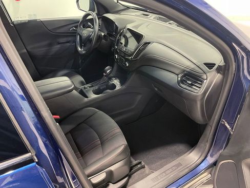 Used 2022 Chevrolet Equinox RS w/ Infotainment Package image 28