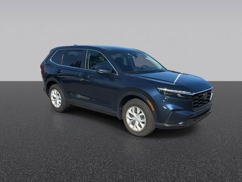 Used 2025 Honda CR-V LX image 3