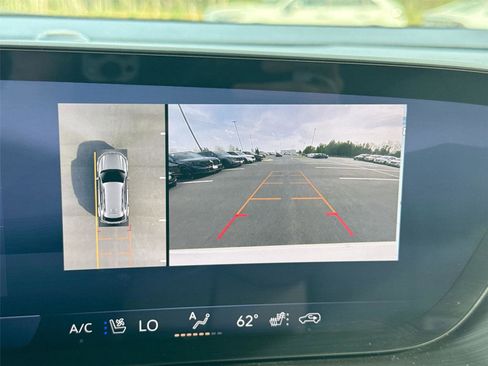 Used 2024 Buick Envision Avenir AWD/4WD image 36