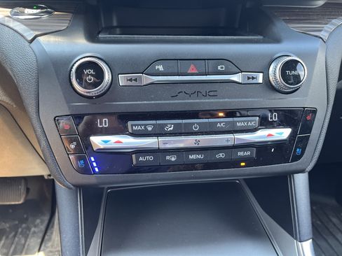 Used 2020 Ford Explorer Limited w/ Class III Trailer Tow Package AWD/4WD image 30