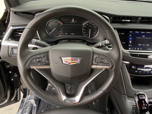 Certified 2024 Cadillac XT6 Luxury image 24