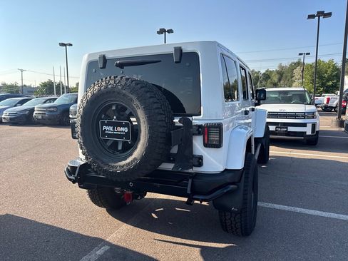 Used 2013 Jeep Wrangler Unlimited Sahara w/ Connectivity Group AWD/4WD image 8