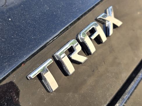 Used 2025 Chevrolet Trax ACTIV FWD image 10