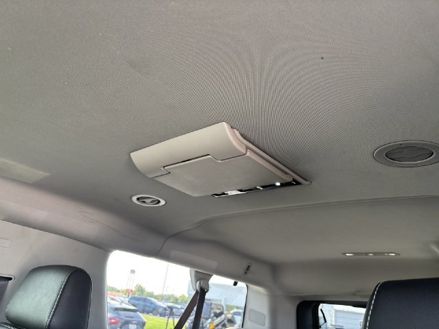 Used 2019 Chevrolet Suburban LT AWD/4WD image 21