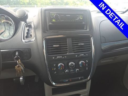 Used 2014 Dodge Grand Caravan SE w/ Quick Order Package 29E SE FWD image 8