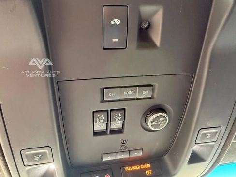 Used 2019 Cadillac Escalade Platinum image 54