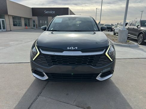 Used 2023 Kia Sportage LX image 8