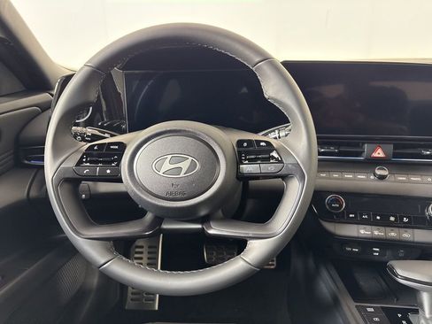 New 2025 Hyundai Elantra SEL FWD image 20