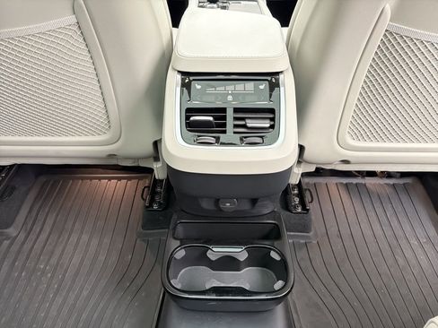Used 2025 Volvo XC90 B6 Plus w/ Protection Package Premier image 23