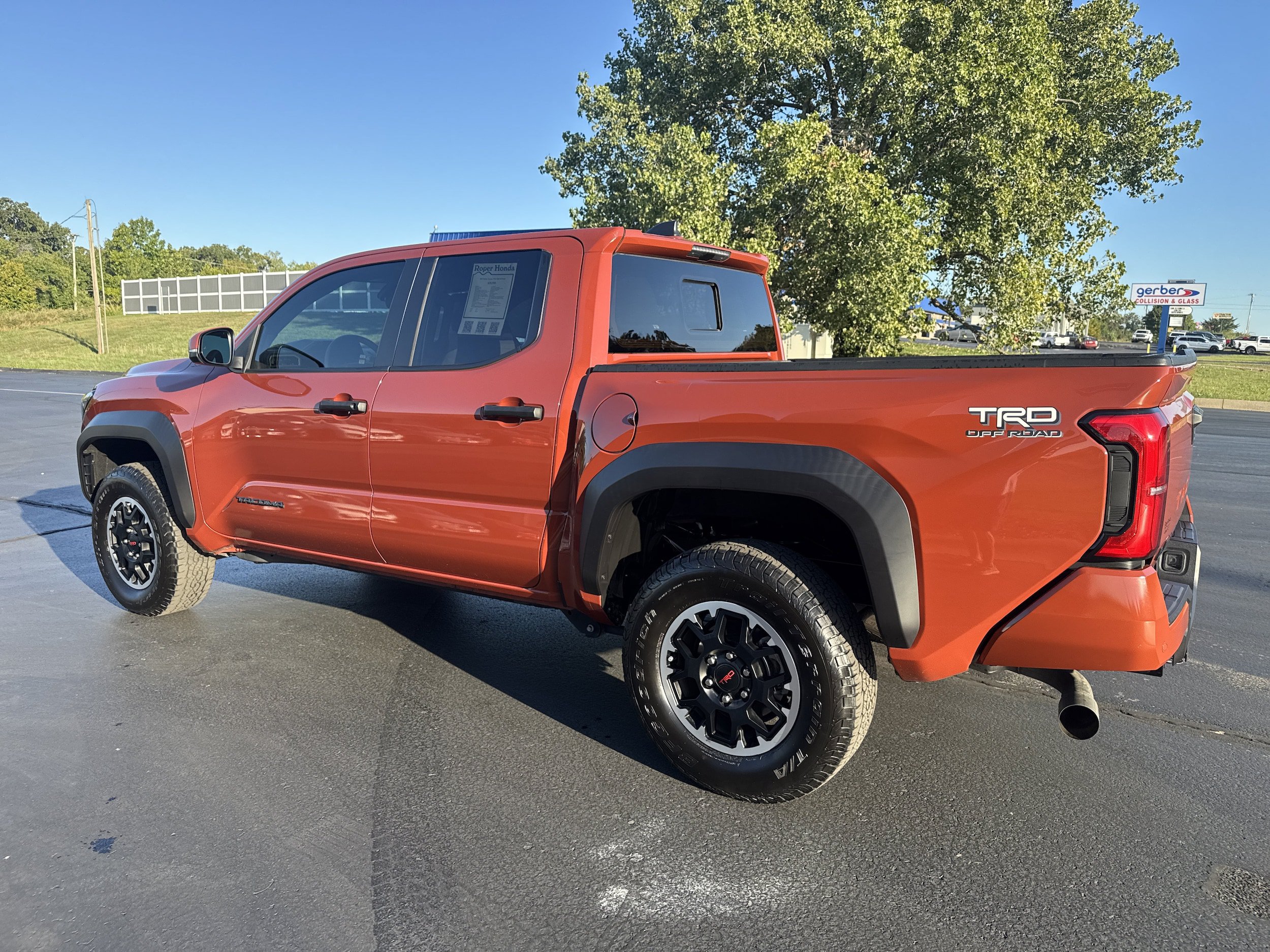 Used 2025 Toyota Tacoma TRD Off-Road w/ TRD Off Road Upgrade Package AWD/4WD image 5