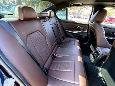 Used 2025 BMW 330i 330i w/ M Sport Package image 19