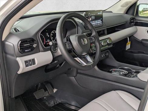 New 2025 Honda Pilot EX-L image 3