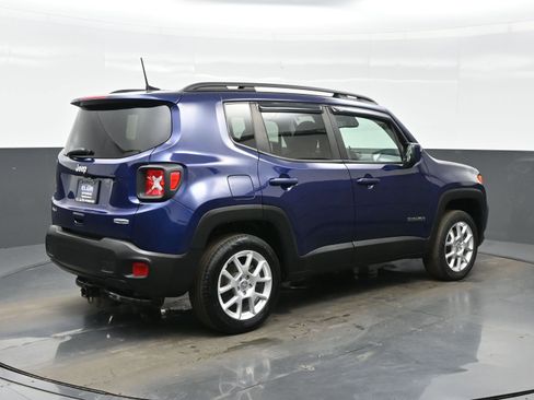 Used 2019 Jeep Renegade Latitude w/ Cold Weather Group image 6