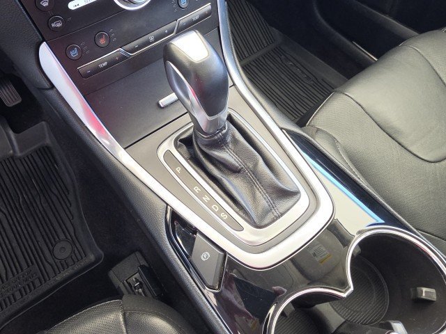 Used 2018 Ford Edge Titanium w/ Equipment Group 301A AWD/4WD image 10