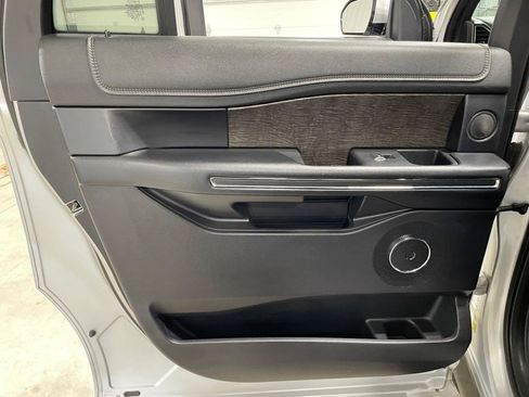 Used 2019 Ford Expedition Max Limited AWD/4WD image 16
