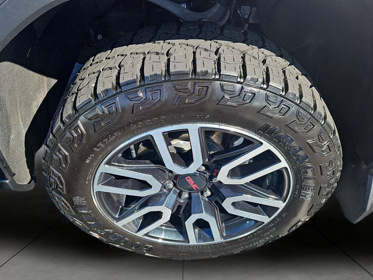 Used 2023 GMC Sierra 1500 AT4 w/ Technology Package AWD/4WD image 12