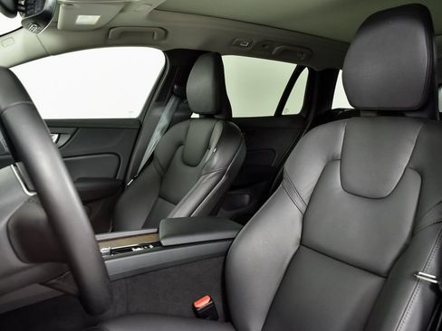 Certified 2025 Volvo V60 B5 Cross Country Plus image 7