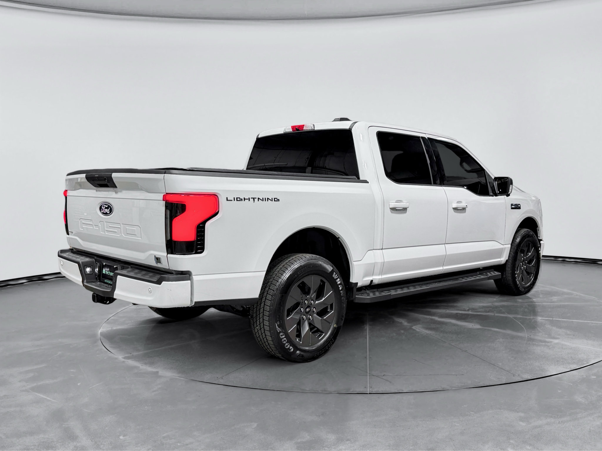 Used 2025 Ford F150 Lightning Flash AWD/4WD image 3