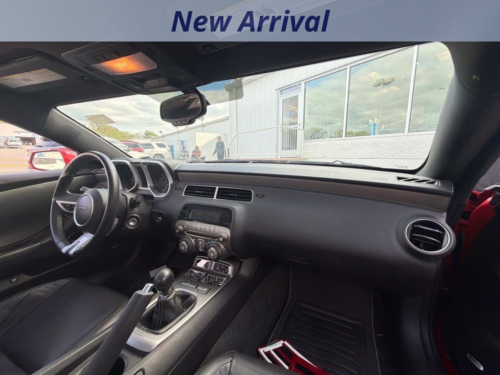 Used 2011 Chevrolet Camaro SS RWD image 4