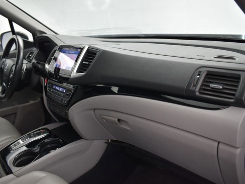 Used 2018 Honda Pilot Touring image 27