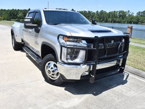 Used 2022 Chevrolet Silverado 3500 LT w/ Texas Edition AWD/4WD image 2