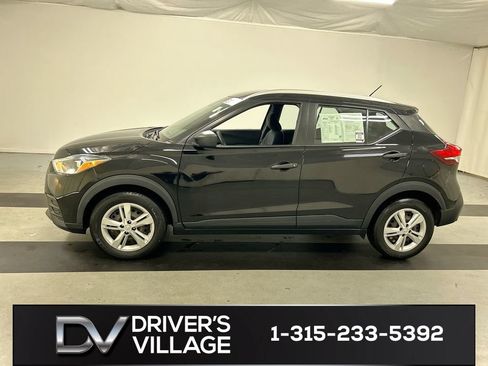 Used 2019 Nissan Kicks S FWD image 6