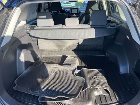 Used 2022 Toyota RAV4 LE image 44