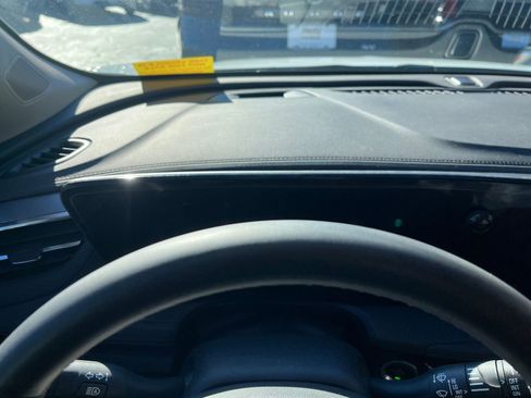 Used 2025 Buick Encore GX Preferred image 28