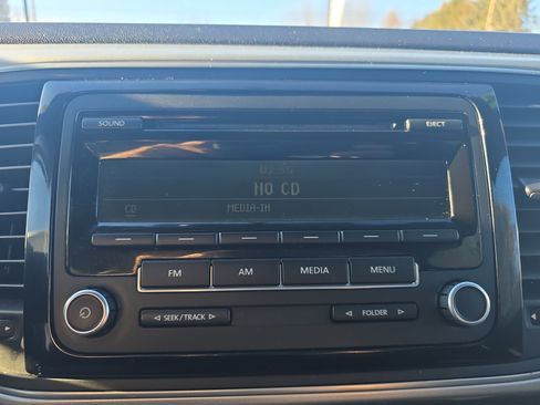 Used 2012 Volkswagen Beetle 2.5 image 18