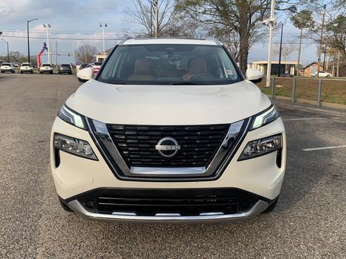 Used 2023 Nissan Rogue Platinum w/ Platinum Premium Package image 2