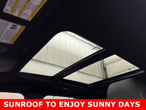 Used 2025 Ford Explorer ST image 4