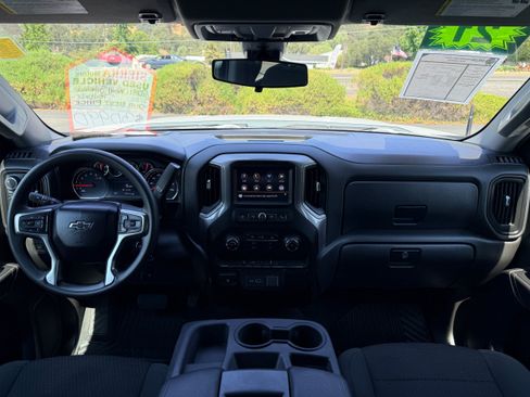 Used 2021 Chevrolet Silverado 1500 Custom Trail Boss w/ Safety Confidence Package AWD/4WD image 18