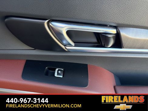 Used 2023 Kia Telluride EX w/ EX Captain's Chair Package image 37