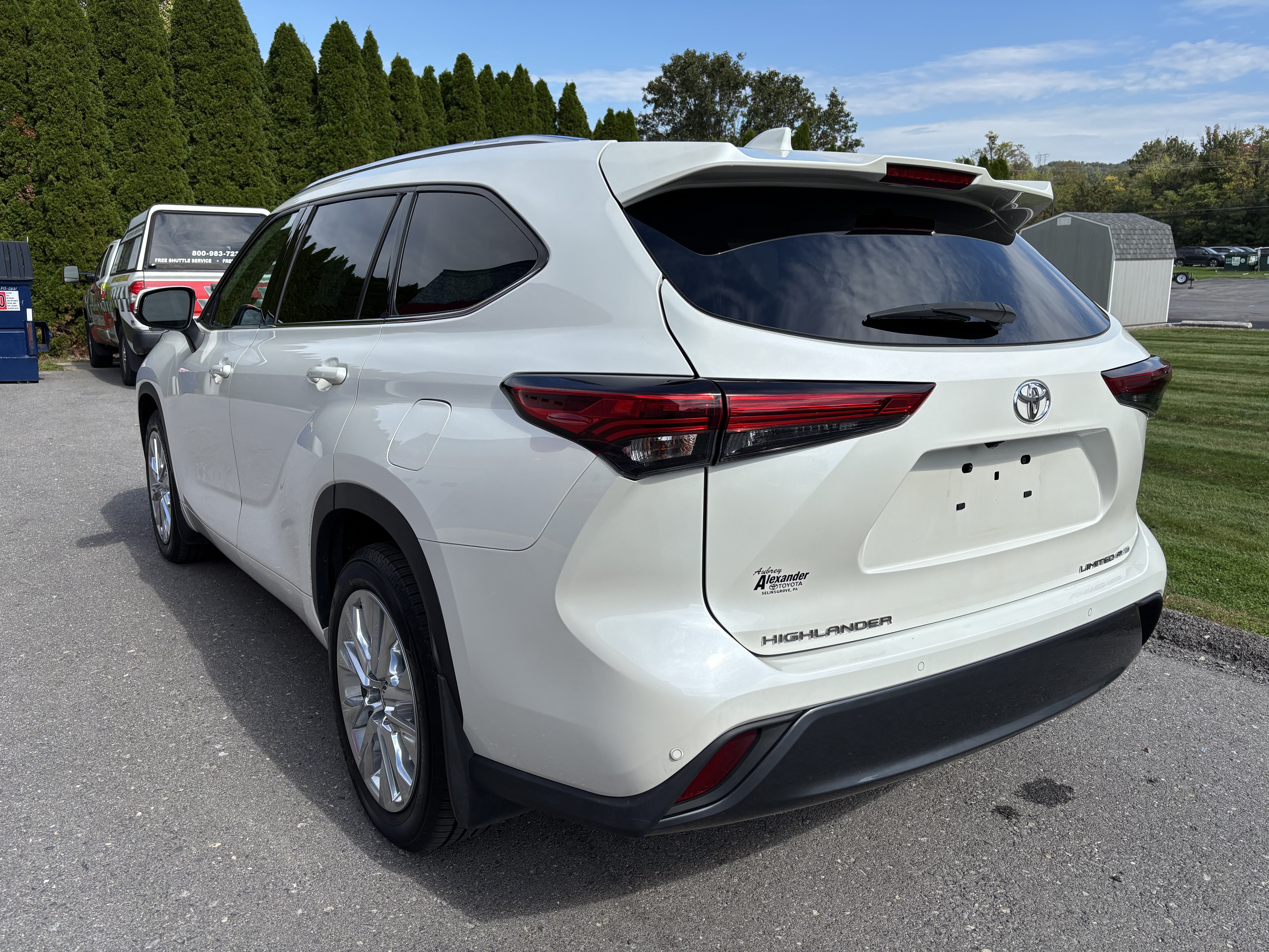 Used 2020 Toyota Highlander Limited AWD/4WD image 6