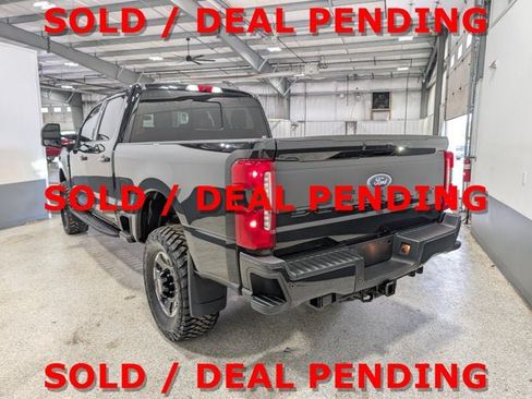 Used 2023 Ford F250 Lariat w/ Lariat Ultimate Package AWD/4WD image 5