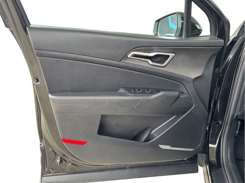 Used 2023 Kia Sportage LX image 17
