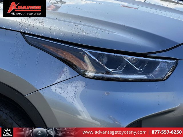 Certified 2021 Toyota Highlander Limited AWD/4WD image 12