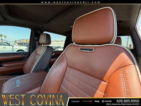 Used 2024 GMC Sierra 2500 Denali Ultimate w/ Max Trailering Package AWD/4WD image 35