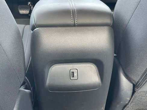 Used 2025 Nissan Sentra SV FWD image 25