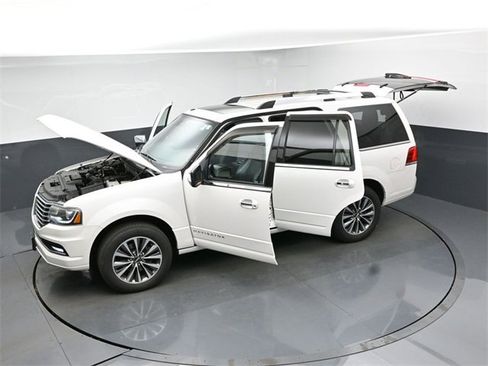 Used 2015 Lincoln Navigator Base image 44