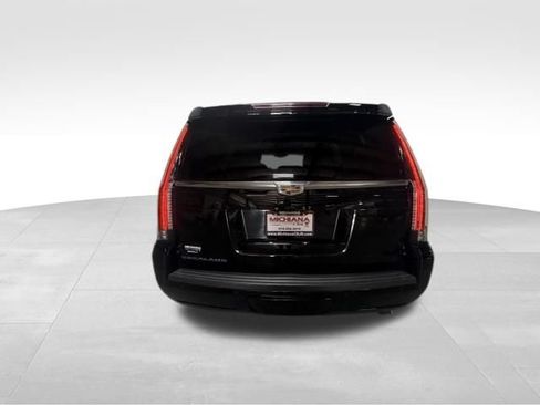 Used 2016 Cadillac Escalade Premium AWD/4WD image 8