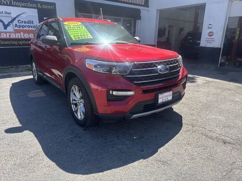 Used 2020 Ford Explorer XLT w/ Equipment Group 202A AWD/4WD image 3